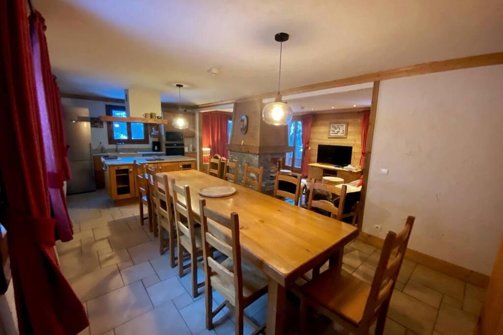 Chalet 6 Chambres A 3 Min Des Pistes Des 3 Vallees St Martin De Belleville Saint-Martin-de-Belleville Luaran gambar