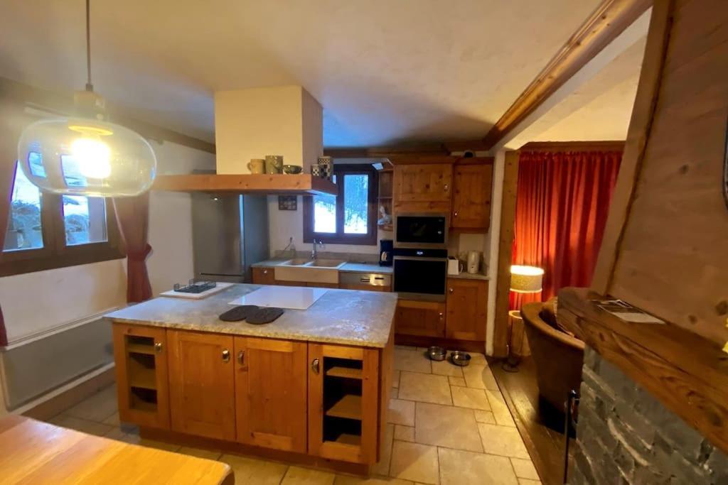 Chalet 6 Chambres A 3 Min Des Pistes Des 3 Vallees St Martin De Belleville Saint-Martin-de-Belleville Luaran gambar